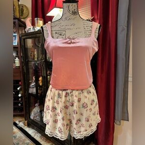 Lush Lace Trimmed Floral Flowy Shorts